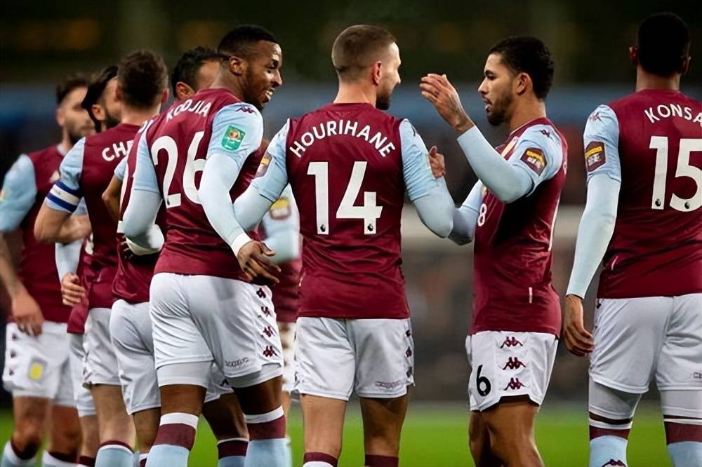 绿帽哥：皇马对阿诺德的表现极为不满，32万欧周薪却频受伤