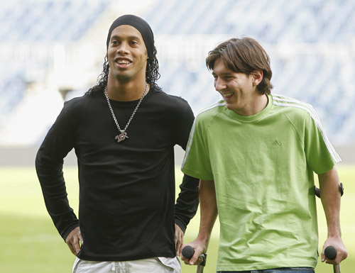 又伤了! 前巴萨10号将被退货：1200万没人接盘 明夏回归（再遇伤情！前巴萨10号恐遭退租，1200万无下家，预计明夏回归）