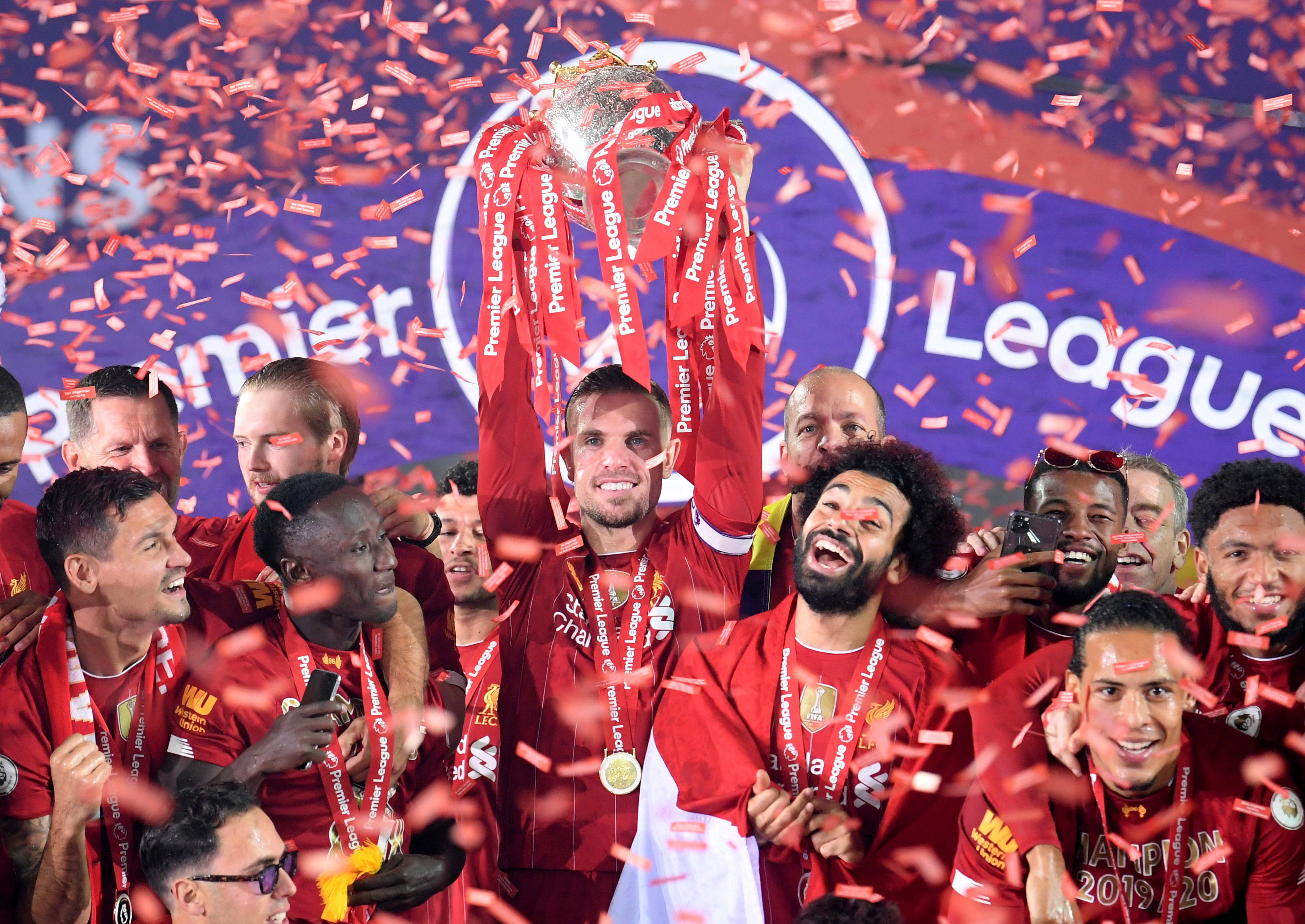 罗马诺：曼联已告知莱比锡准备正式报价谢什科