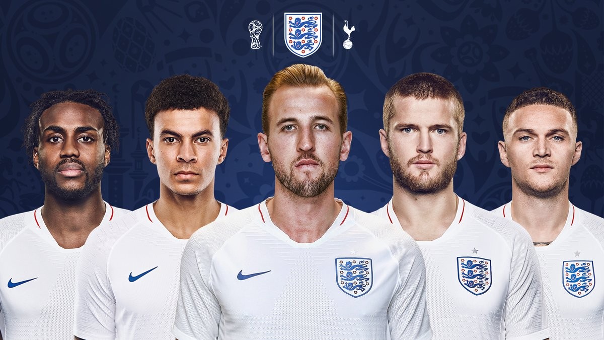 波兰对阵荷兰世预赛中，有球迷向场内投掷烟火迫使比赛被中断