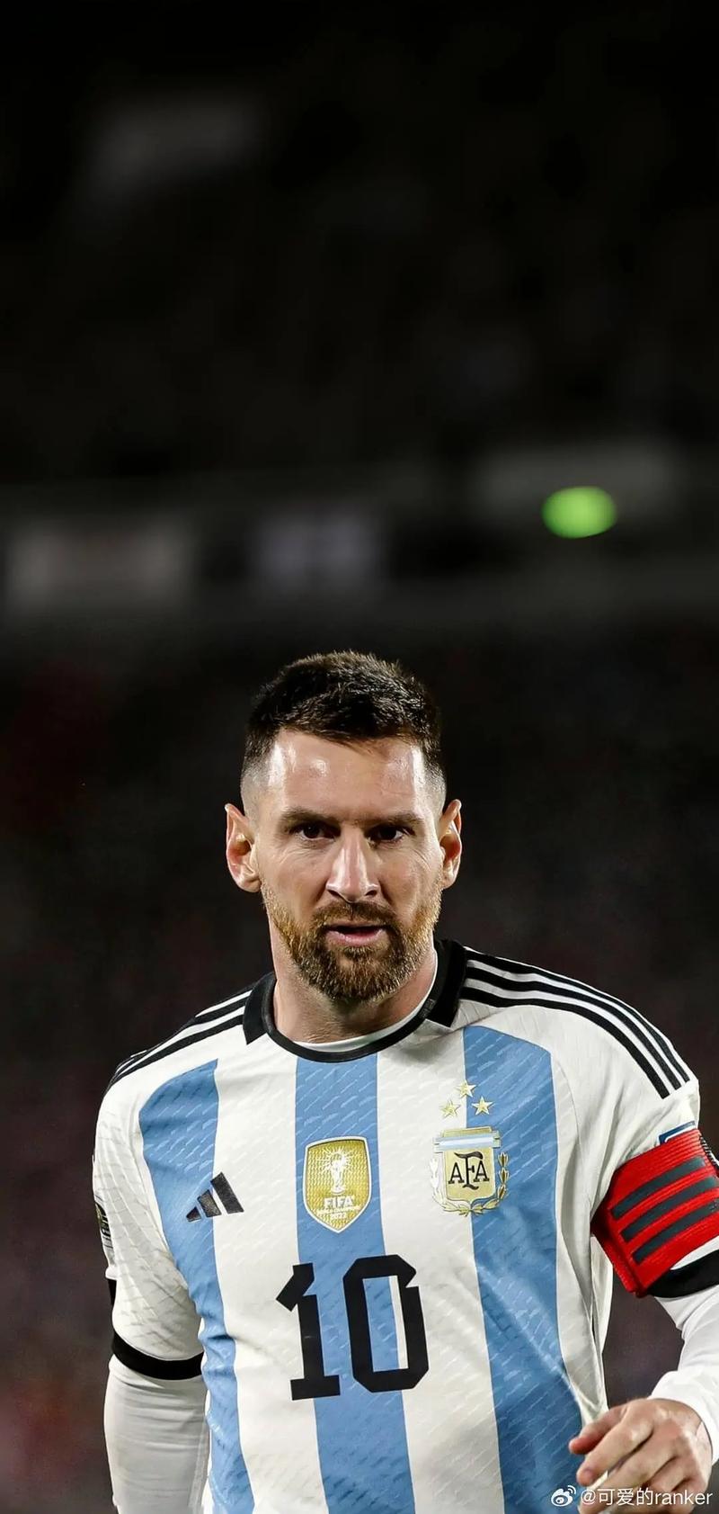 高尔夫俱乐部工作服，选棉还是聚酯纤维？